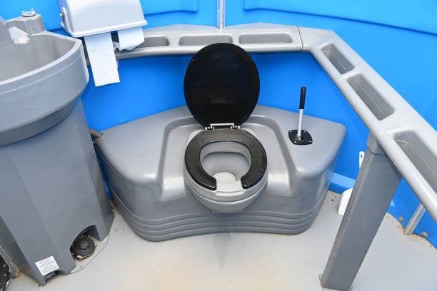 Best Portable restroom trailer rental  in Clarkston, WA
